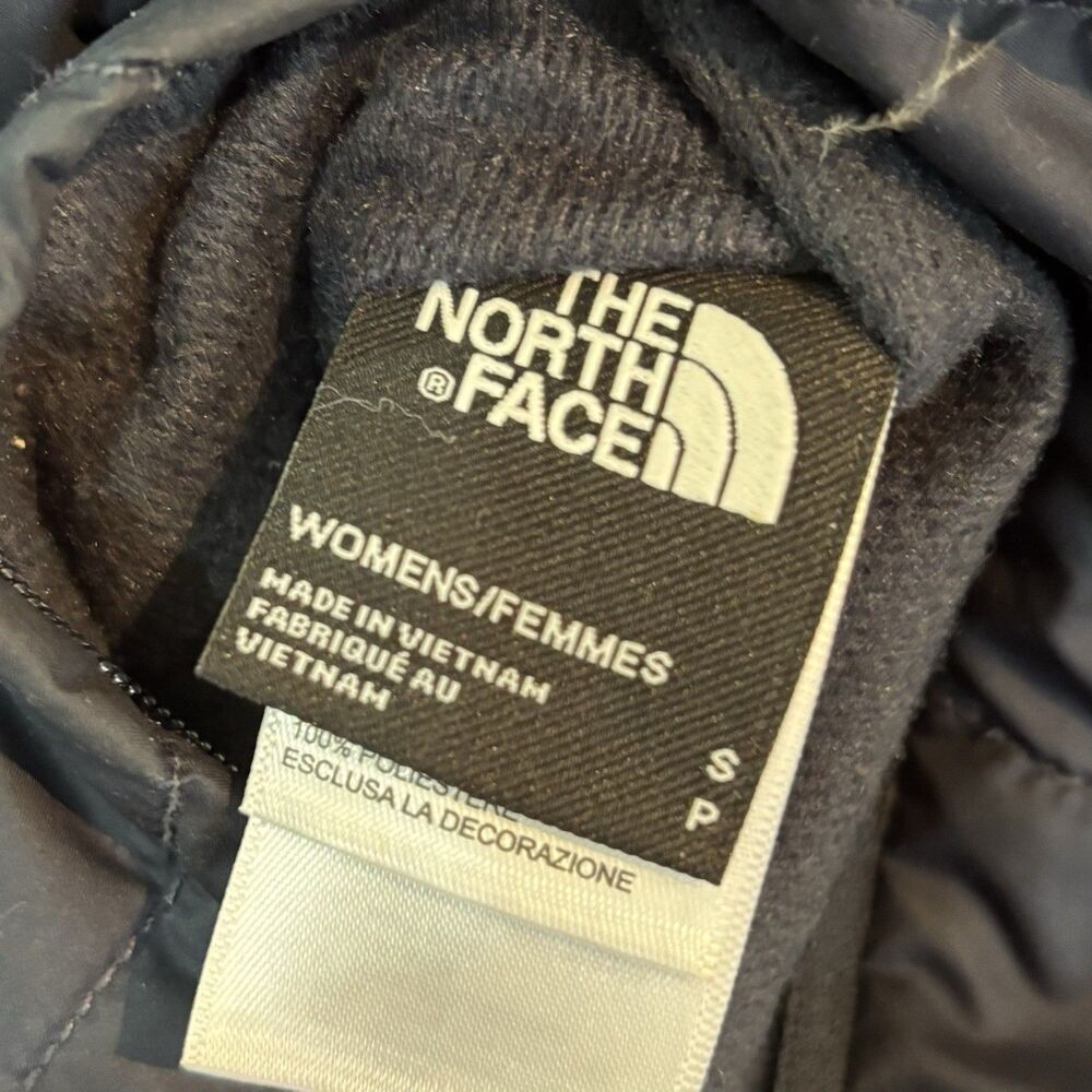 EUC North Face Women Small Mossbud Reversible Puffer Fleece Coat Navy Long Hood - Picture 9 of 11